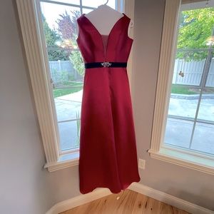 Beautiful Jovani formal dress.